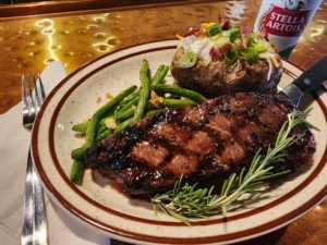 Steak and vegies and potoato